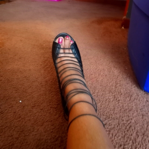 Heels - Picture 1 of 3